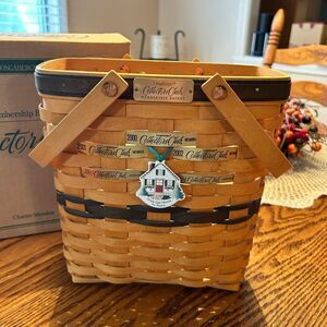 Longaberger Collector's Club Membership Basket w/ tie on tags in box